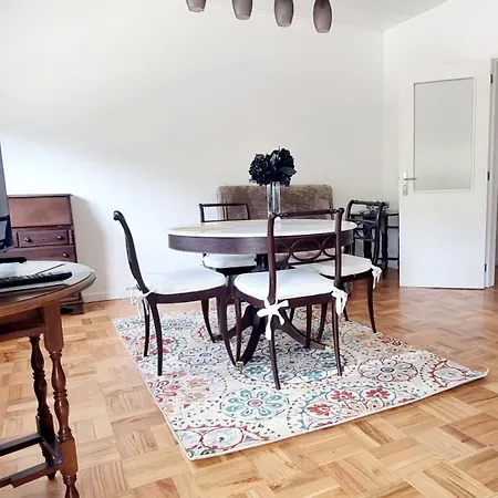 House Apartman *